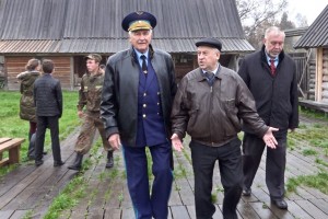 ЗАЩИТНИКАМ НЕБА МОСКВЫ И ПОДМОСКОВЬЯ