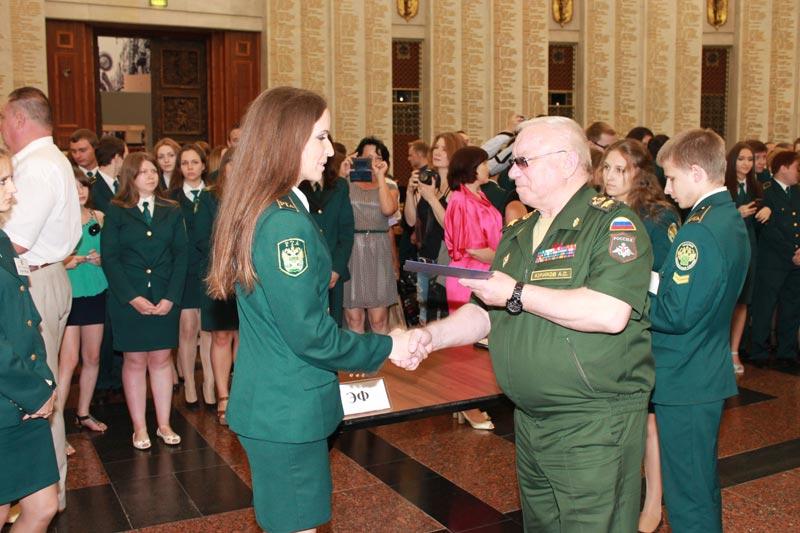ПРЕМИИ КЛУБА ЛУЧШИМ ПРЕПОДАВАТЕЛЯМ