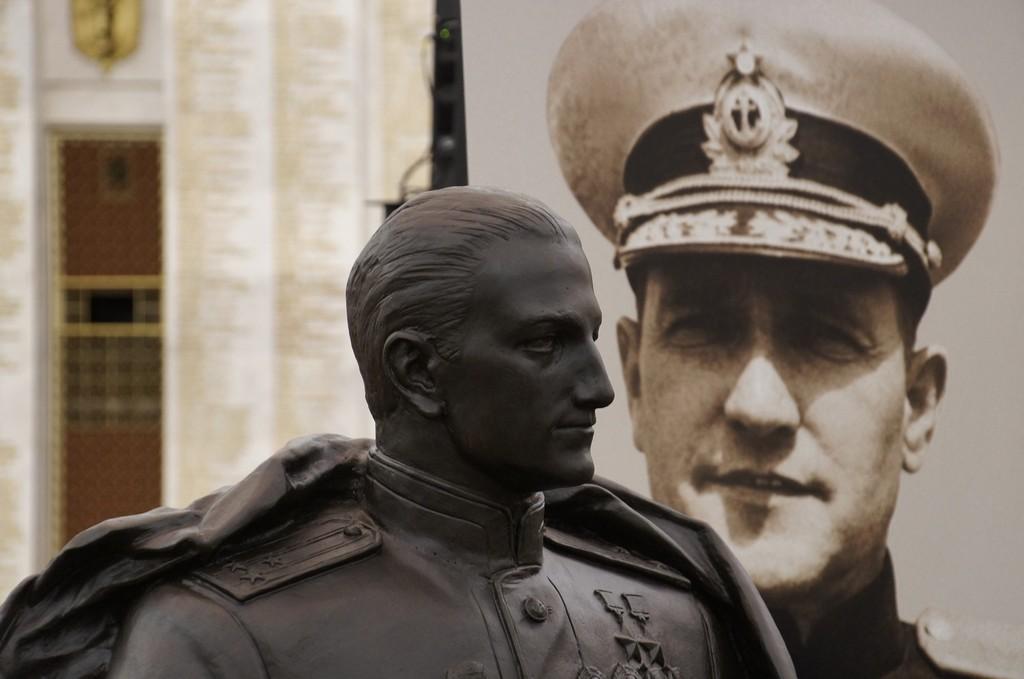 Бюст дважды Героя Советского Союза Челнокова Н.В. в Центральном музее Великой Отечественной войны.