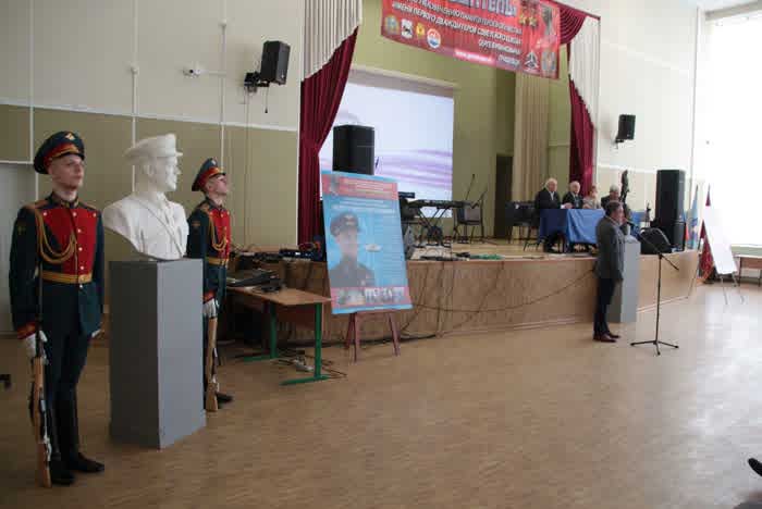ПРЕЗЕНТАЦИЯ ПАМЯТНИКА ПЕРВОМУ ДВАЖДЫ ГЕРОЮ