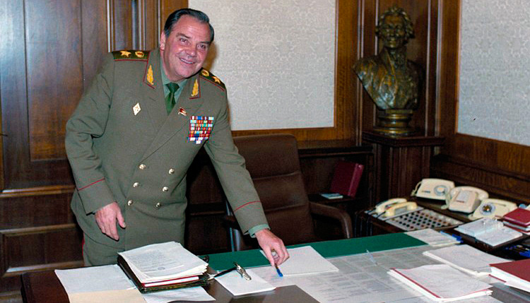 Начальник Генерального штаба Вооруженных сил СССР генерал армии Владимир Николаевич Лобов