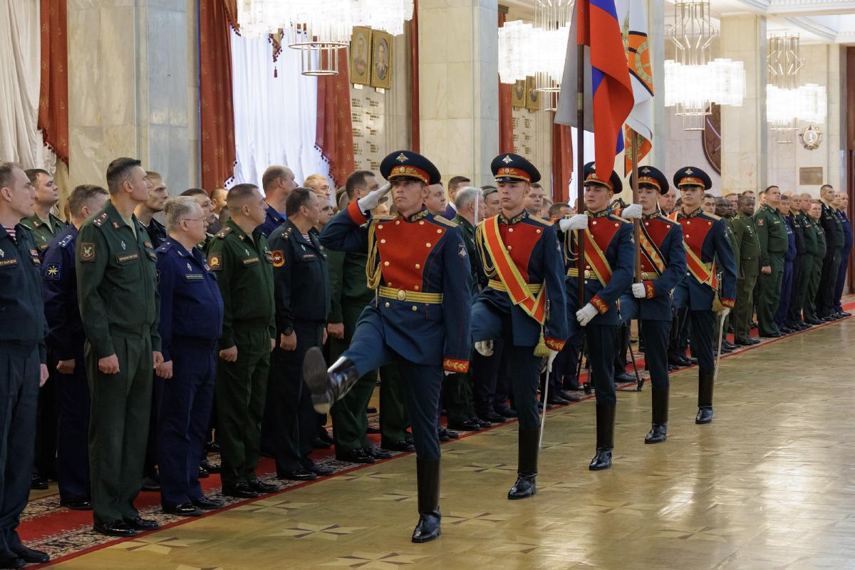 Учиться военному делу настоящим образом!