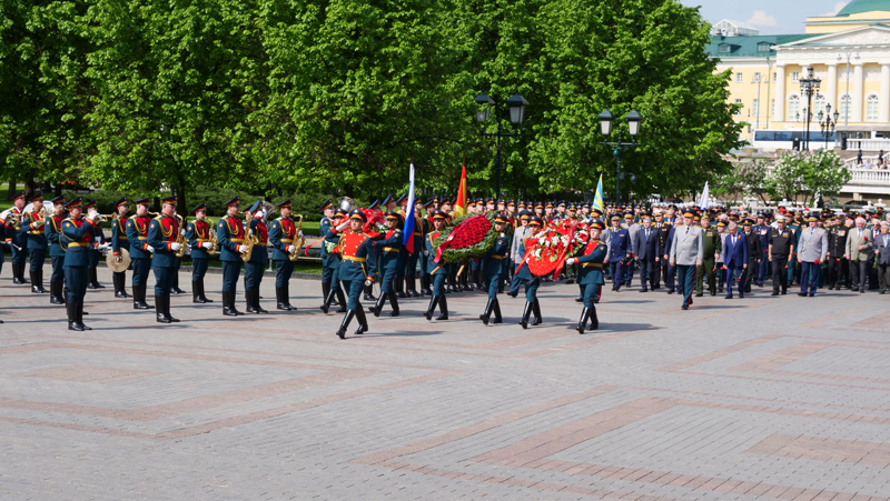 День военно-политических органов